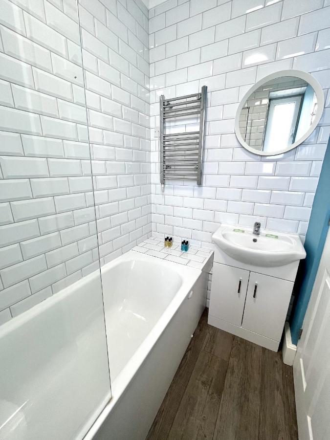 Modern 2 Bed Flat Close To Shoreditch / Free Wi-Fi Лондон Екстериор снимка